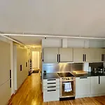 Top-floor Riverside Penthouse-parking - 1 Min Sentralstation Apartment Trondheim