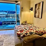 Top-floor Riverside Penthouse-parking - 1 Min Sentralstation