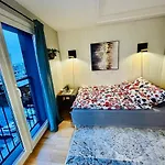Top-floor Riverside Penthouse-parking - 1 Min Sentralstation *