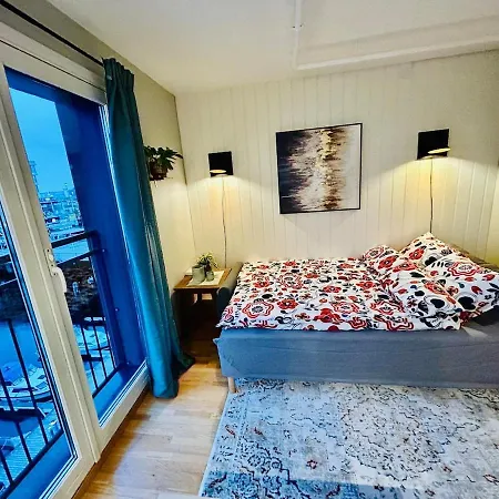 Top-floor Riverside Penthouse-parking - 1 Min Sentralstation *