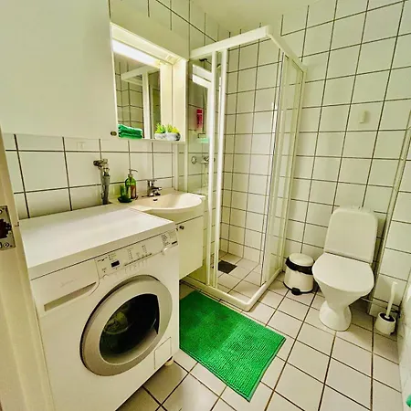 Riverside Family-friendly Mini Penthouse Lägenhet