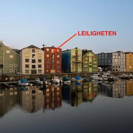 Top-Floor Riverside Penthouse-Parking - 1 Min Sentralstation