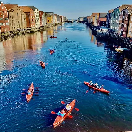 Riverside Family-friendly Mini Penthouse