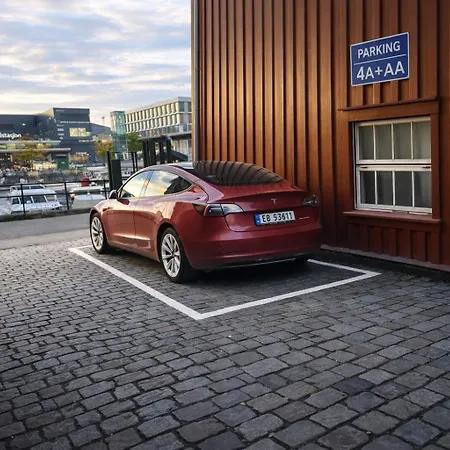 Top-Floor Riverside Penthouse-Parking - 1 Min Sentralstation * 特隆赫姆