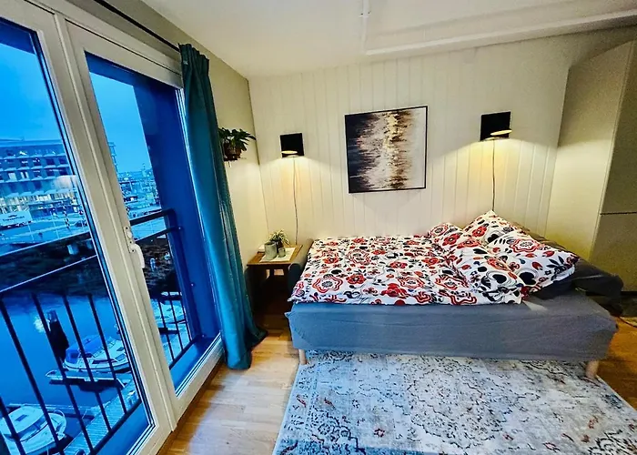 Top-Floor Riverside Penthouse-Parking - 1 Min Sentralstation *