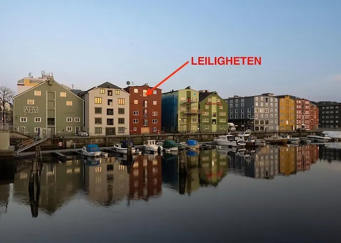 Top-Floor Riverside Penthouse-Parking - 1 Min Sentralstation