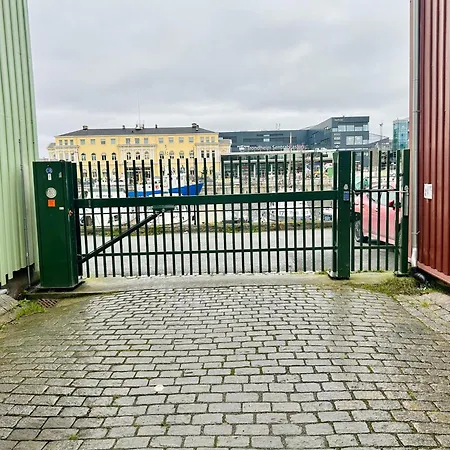 Top-Floor Riverside Penthouse-Parking - 1 Min Sentralstation *