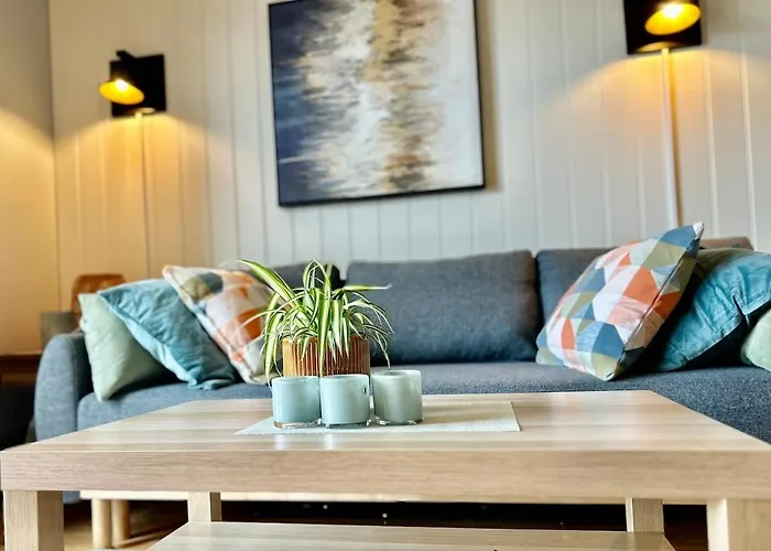 Top-Floor Riverside Penthouse-Parking - 1 Min Sentralstation *