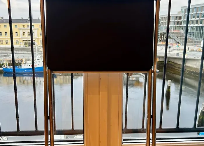 Appartement Top-Floor Riverside Penthouse-Parking - 1 Min Sentralstation