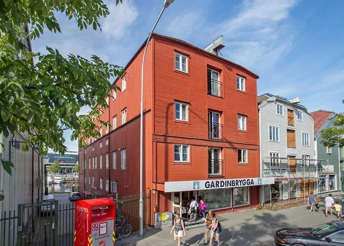 Top-Floor Riverside Penthouse-Parking - 1 Min Sentralstation